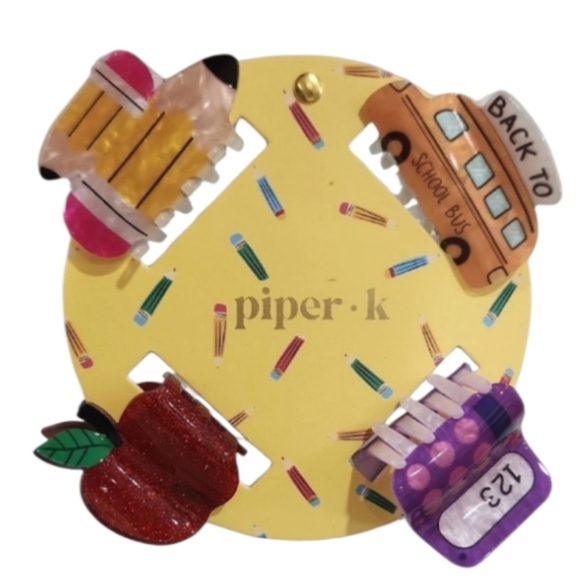 ✨️✏️ Piper Yellow bus Apple Pencil Calculator School Teacher 4 Pc Hair Clip ✨️✏️ - Picture 1 of 4